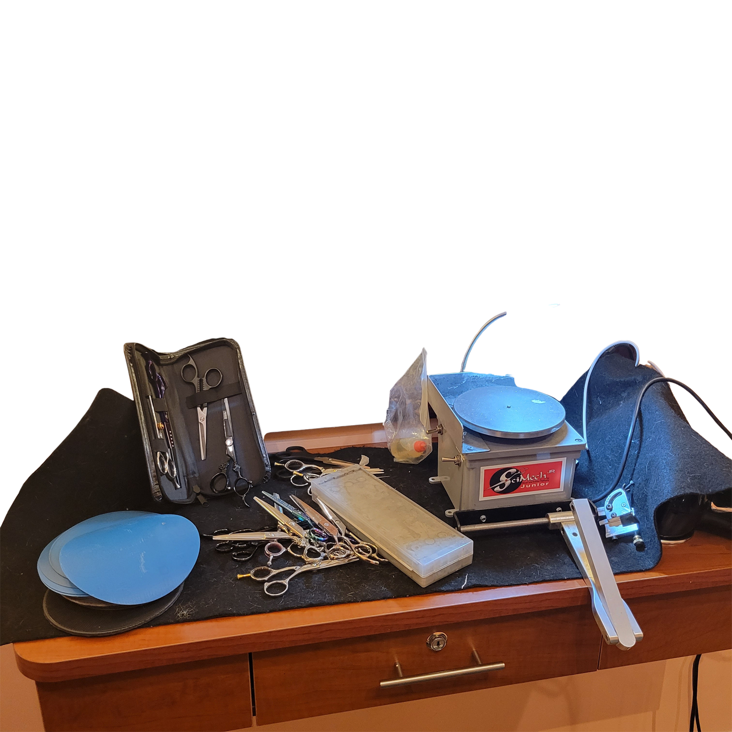 Easy Shear Sharpening Solutions: Bringing Professionalism Inside the Salon