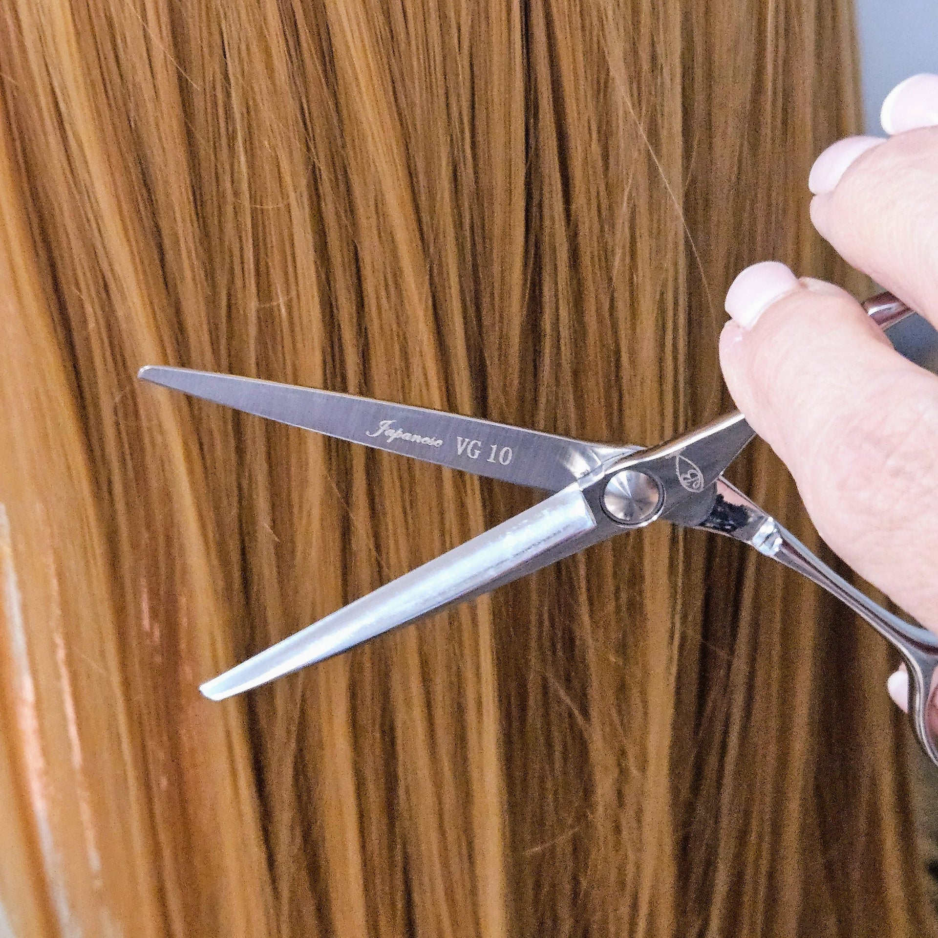 What Should Stylists Expect to Pay for Shear Sharpening in the USA?